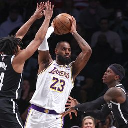 LeBron from deep: James matches career high in 3s as Lakers bounce back