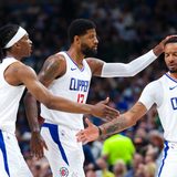 Clippers give up 31-point lead, but still knot series with Mavericks at 2-2