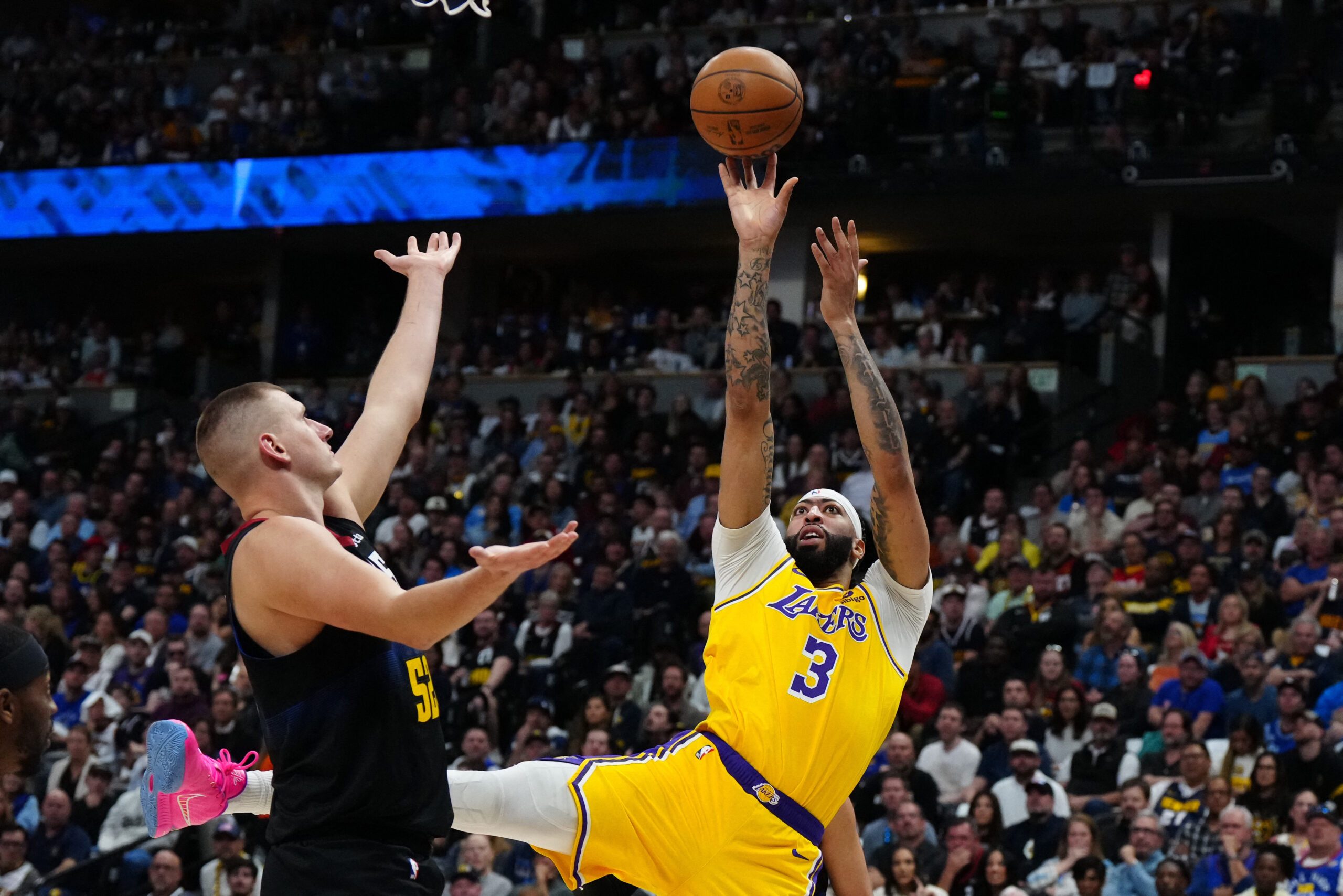 Lakers eager to solve Nuggets in Game 3