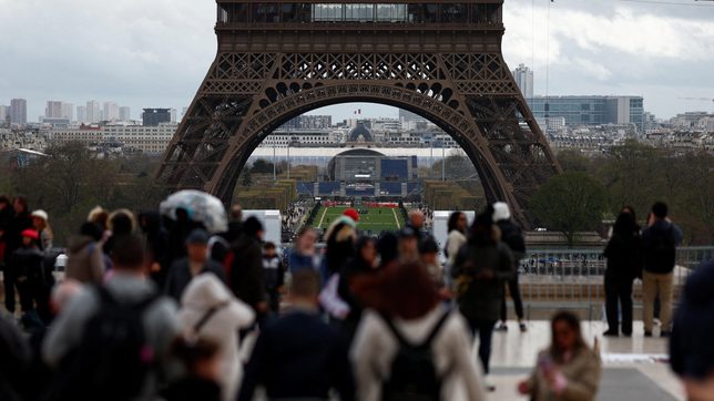 With 100 days to go, Parisians grumble about the Olympic Games