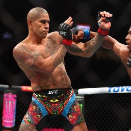 Still the champ: Alex Pereira blitzes Jamahal Hill in UFC 300