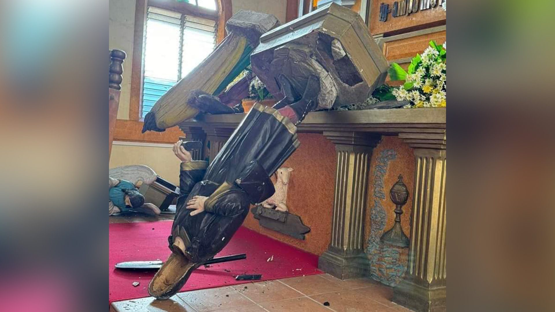 Man disrupts Mass, smashes statues in Negros Occidental church rampage
