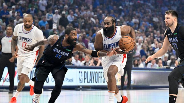 Kyrie Irving erupts for 28 in 2nd half; Mavericks blast Clippers out of contention