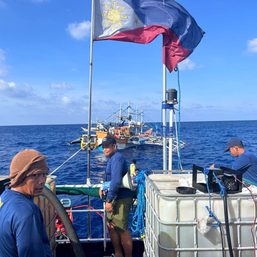 Philippines tells China: Leave Panatag Shoal now