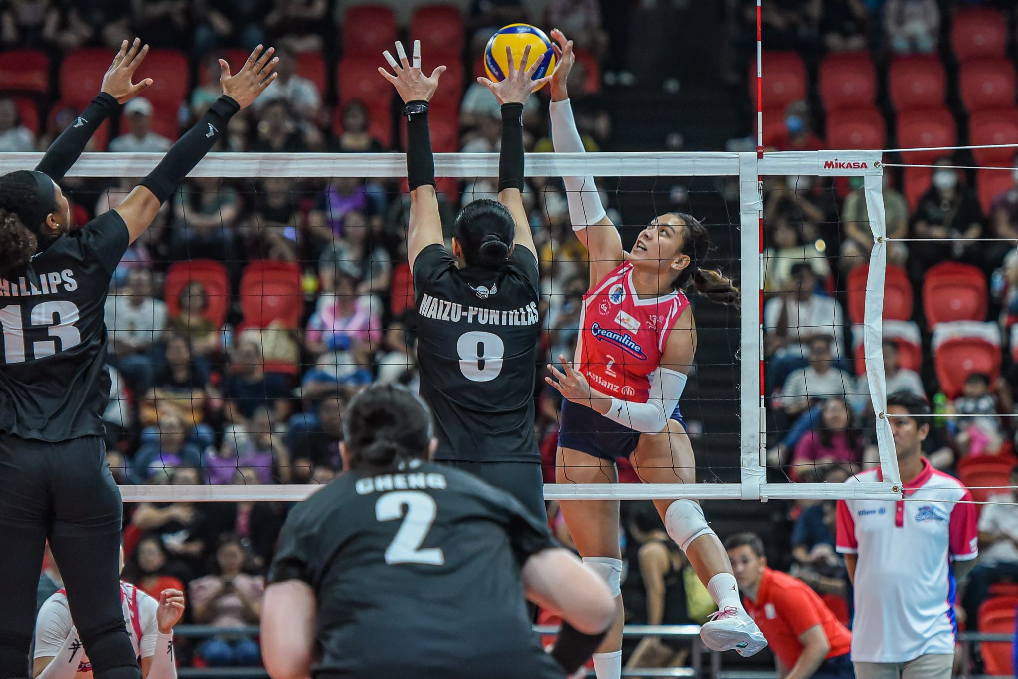 Controversial PVL referee in Petro Gazz-Creamline game takes leave of absence