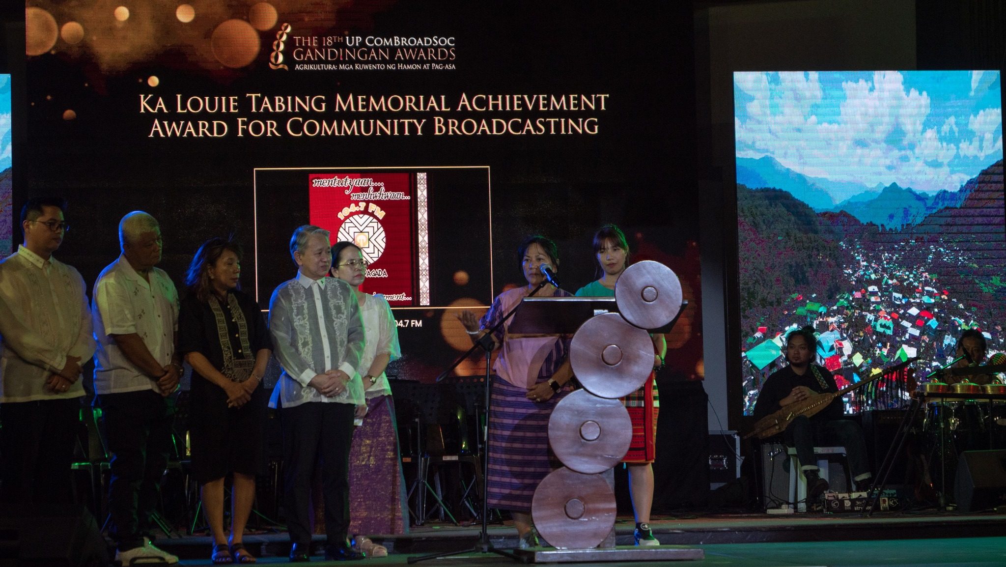 Mountain Province’s first IP radio gets achievement award from UP Los Baños