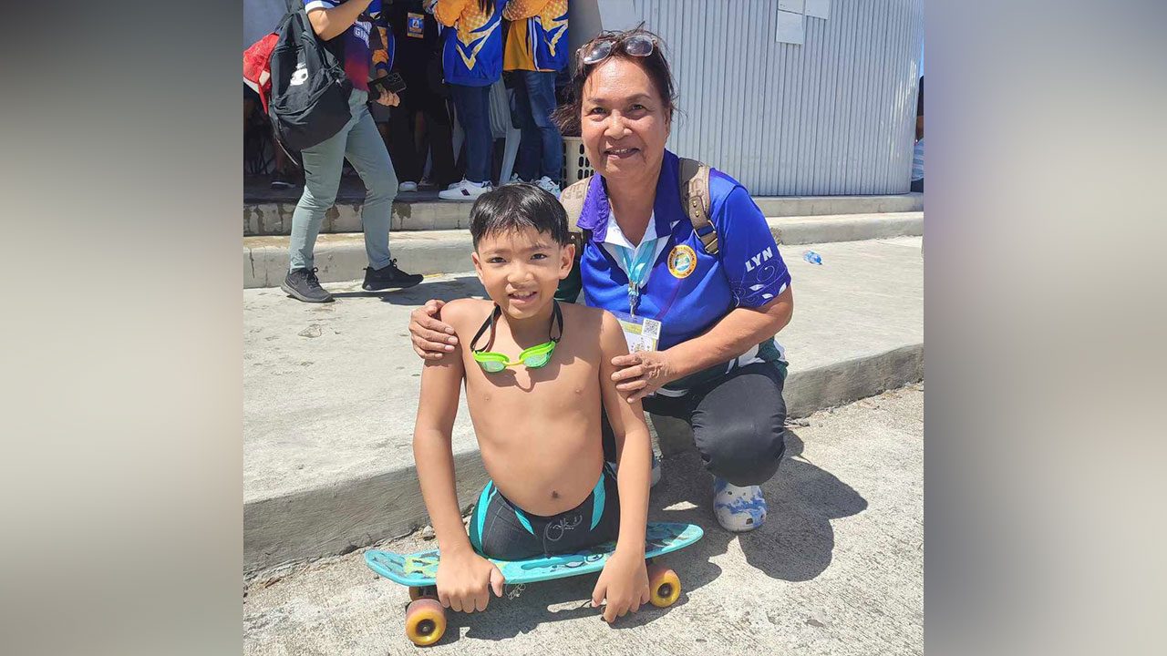 Young Cadiz City swimming sensation inspires, impresses in Western Visayas meet