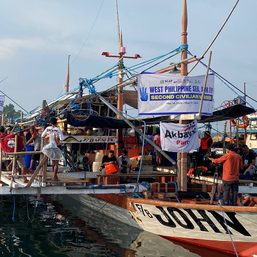 Civilian group Atin Ito sails towards Panatag Shoal, as fleet of China ships await  