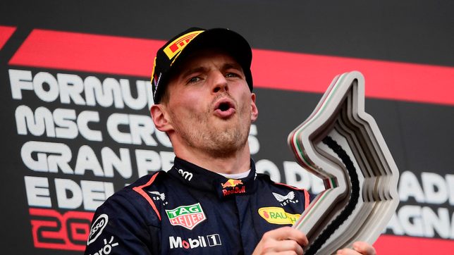 Verstappen holds off charging Norris to win Emilia Romagna Grand Prix
