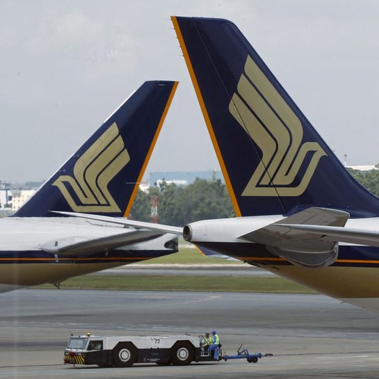 1 dead, 30 injured after severe turbulence hits Singapore Airlines flight