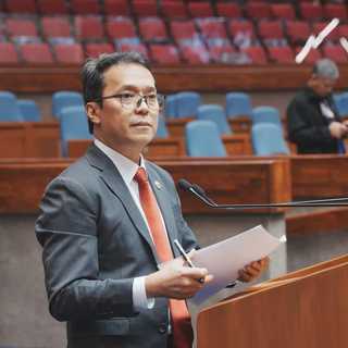 Why did Keith Flores abstain on VP Sara impeachment?