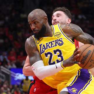 LeBron James, Lakers pull out OT win over Rockets, move to verge of sweep