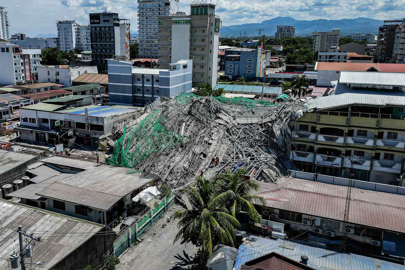 Gebäudeeinsturz auf den Philippinen: 19 Arbeiter vermutlich verschüttet