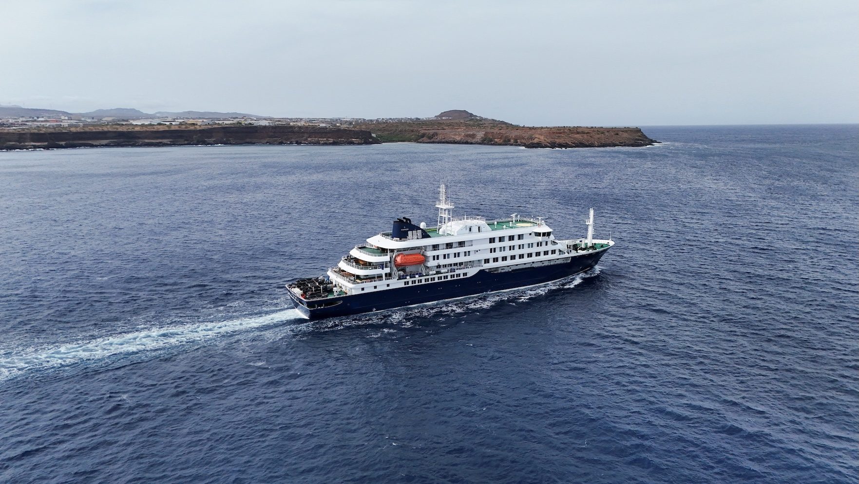 Countries scramble to track passengers of virus-hit cruise ship
