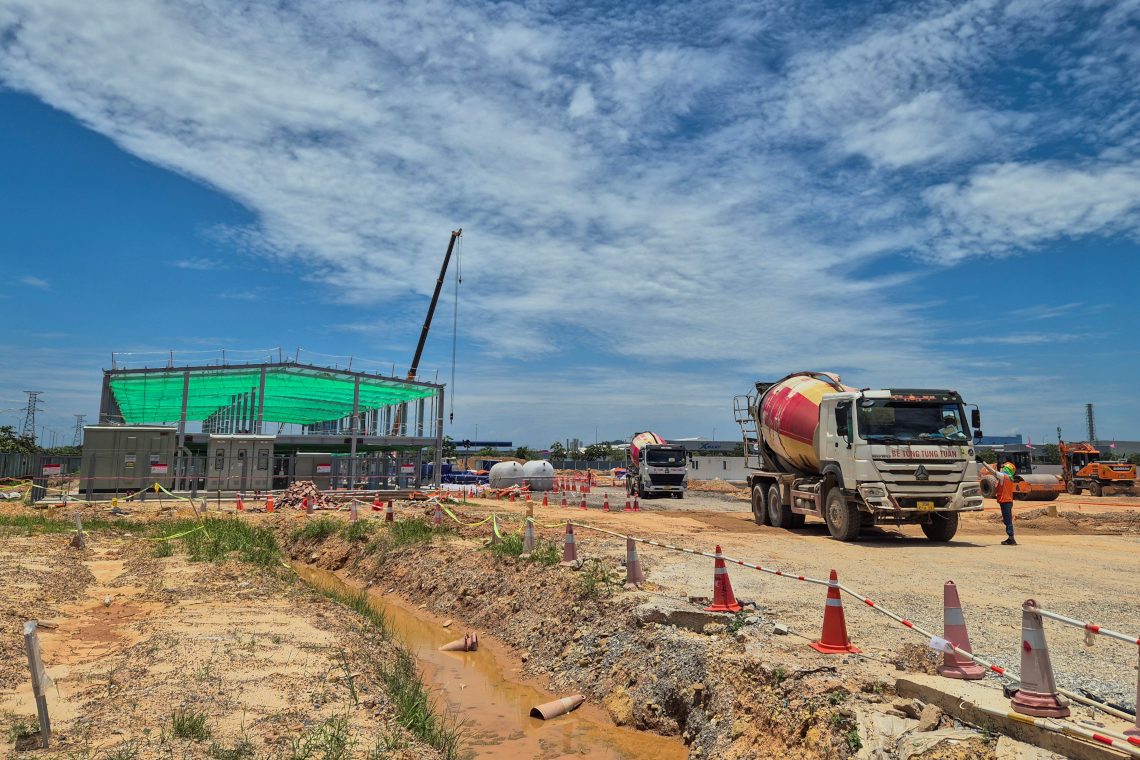 Samsung plans $1.5-billion chip testing plant in Vietnam, document shows