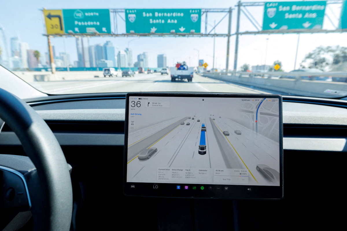 Behind the curtain: Tesla’s inflated statistics and displays of AI competence