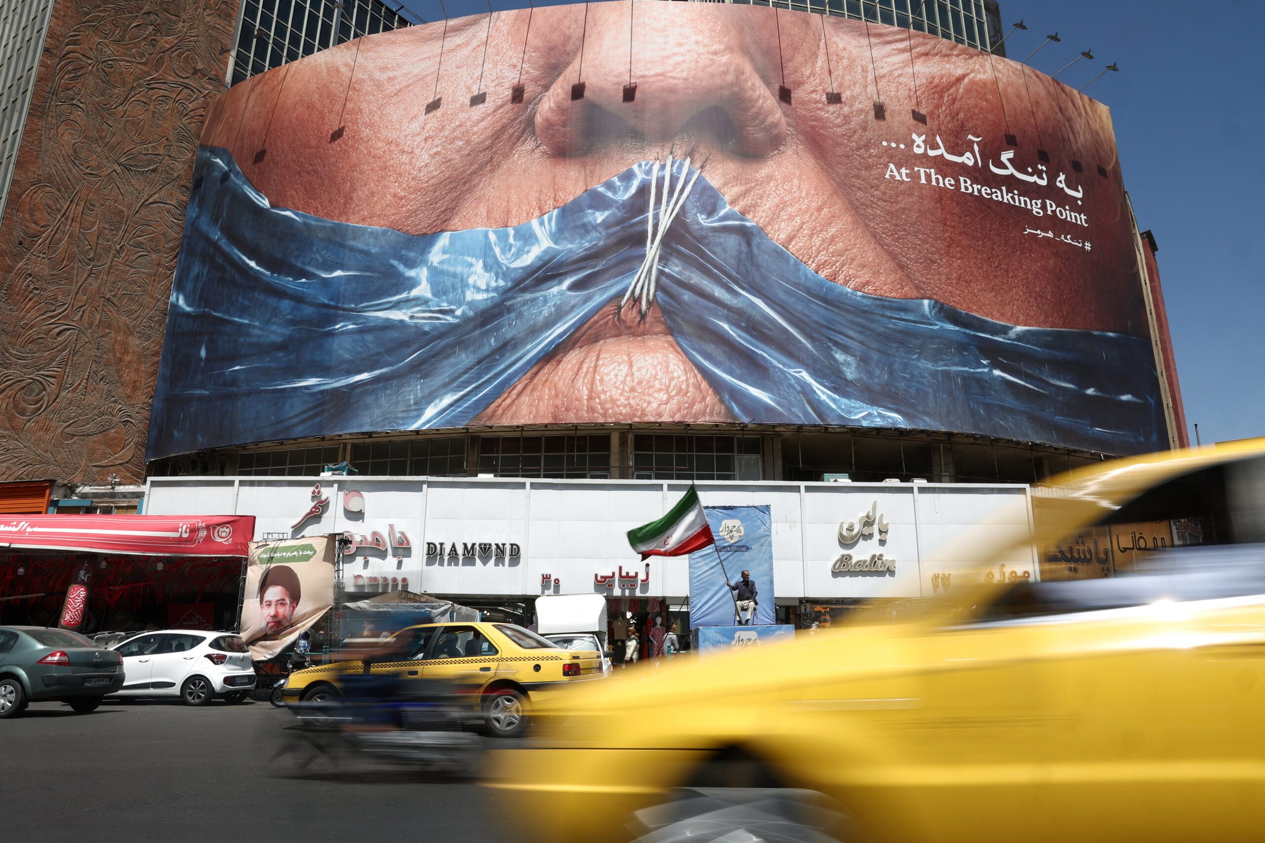 US eyes Iranian assets for Gulf allies’ reconstruction, sour