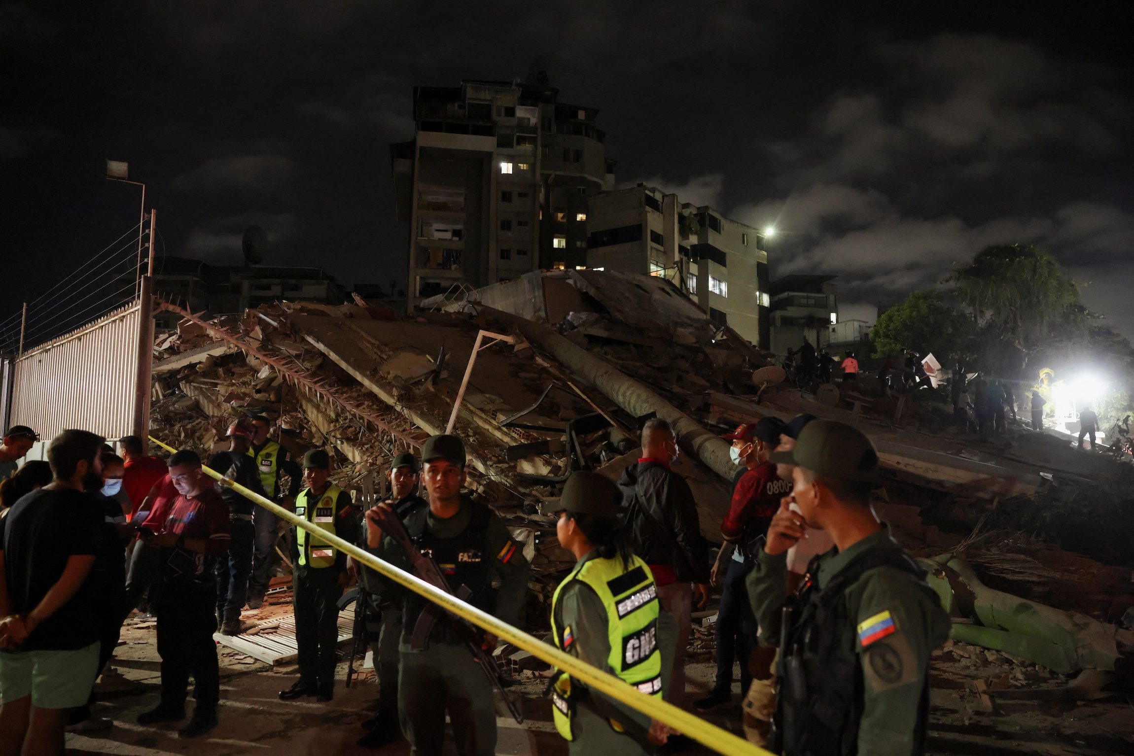 Quakes rock Venezuela, killing at least 32 and injuring hundreds