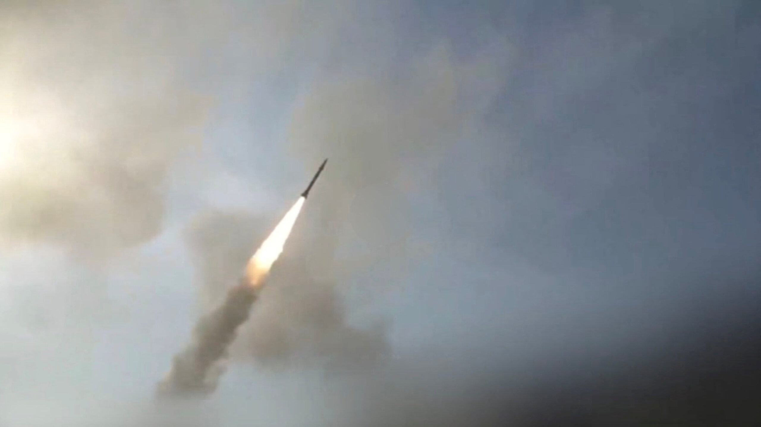 US military carries out fresh strikes on Iran, prompting Iran attacks on Kuwait and Bahrain