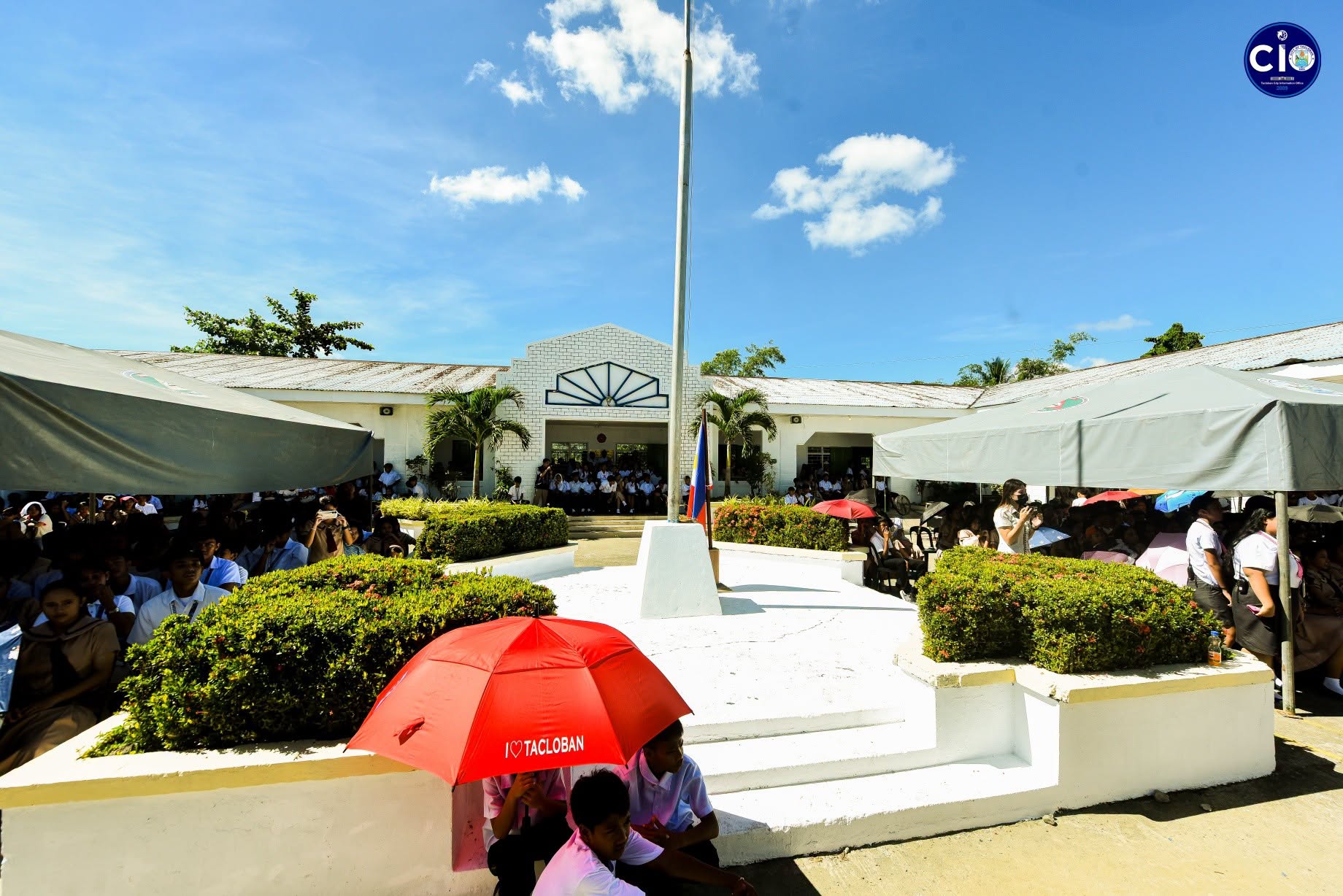 Tacloban school reopens after shooting, but trauma lingers