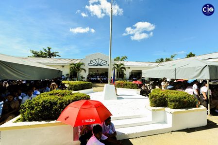 Tacloban school reopens after shooting, but trauma lingers