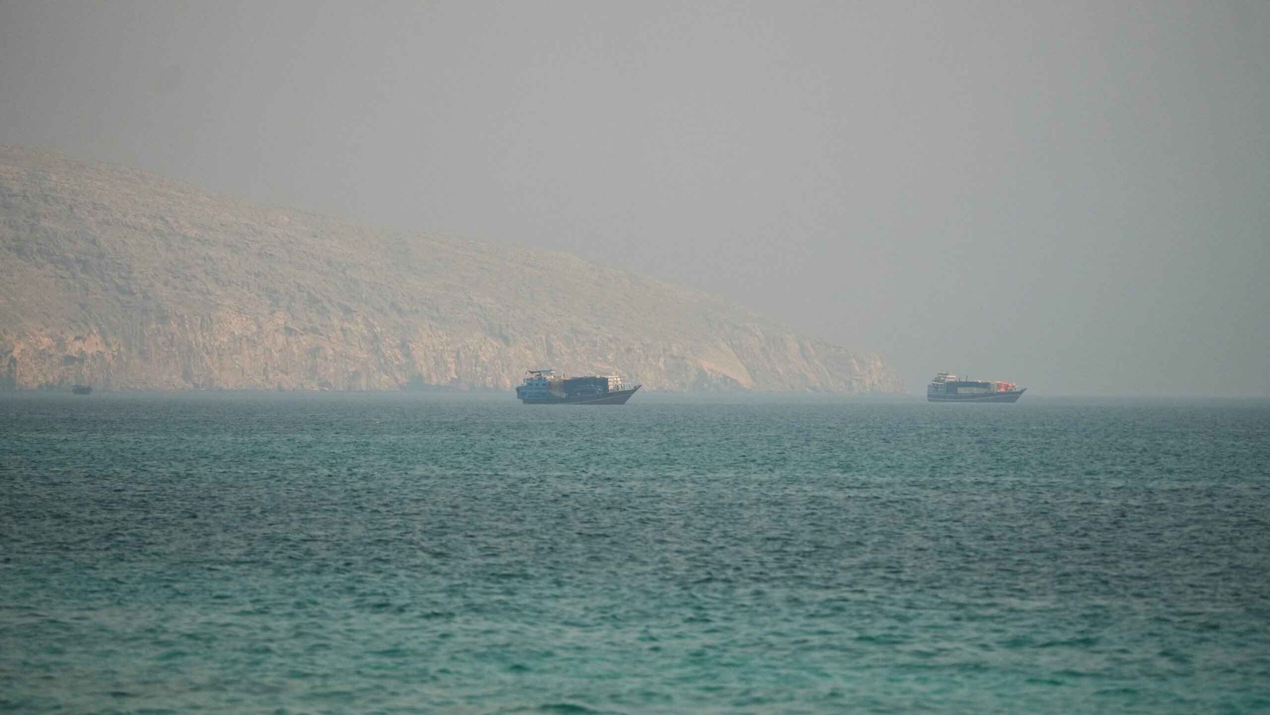 Few tankers enter Hormuz to load oil – data