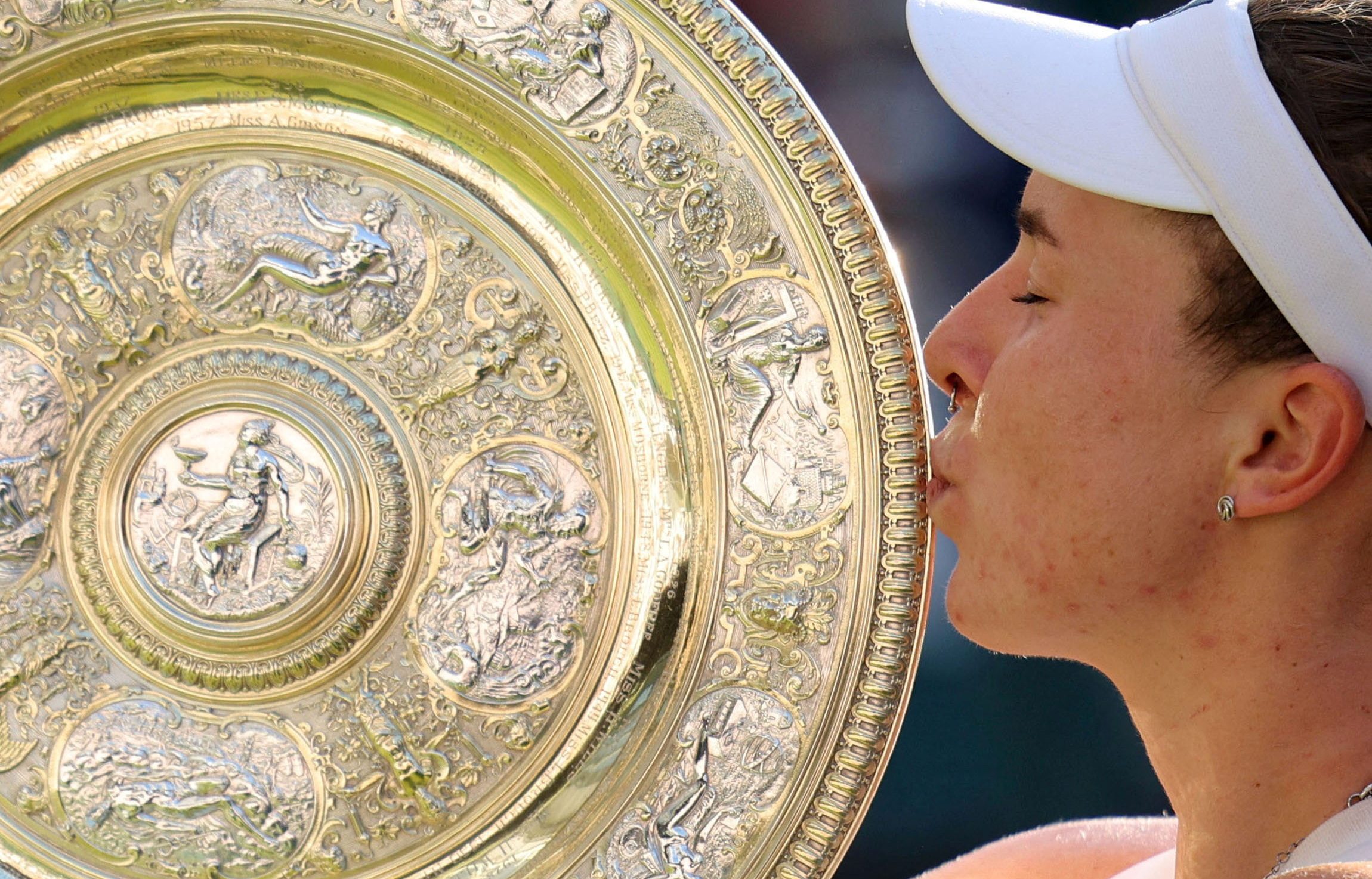 ‘I’m taking the big one’: How Linda Noskova stared down heartbreak to win Wimbledon