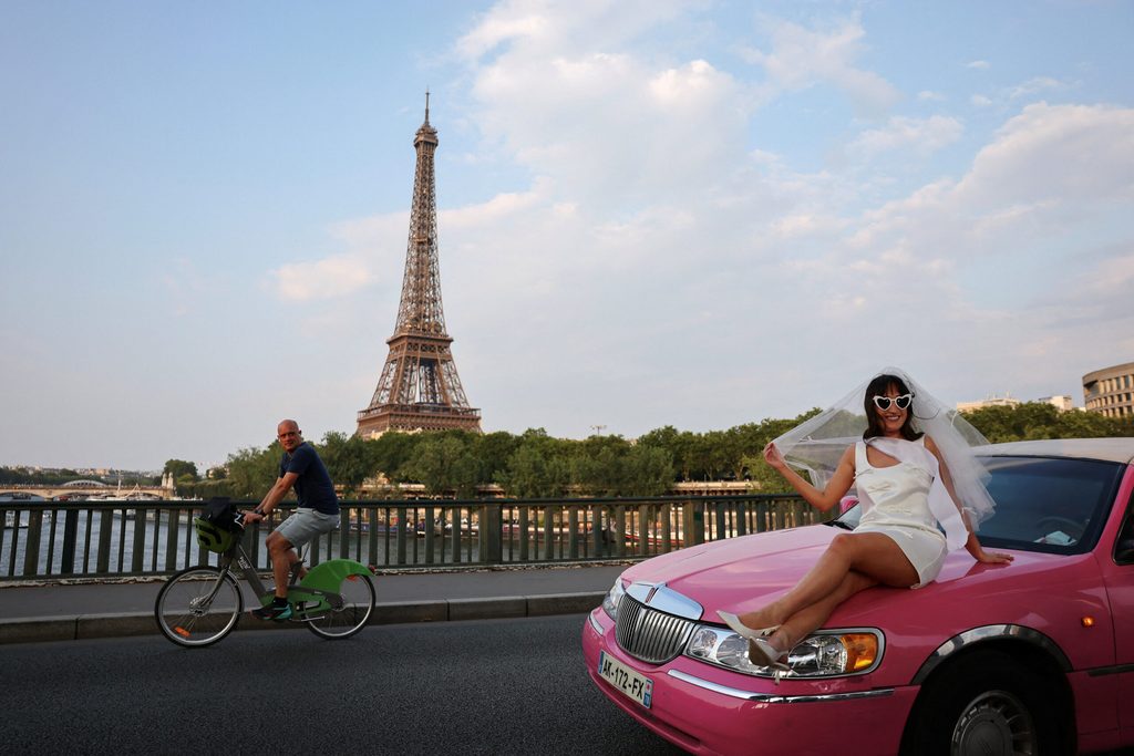 A future bride poses in Paris