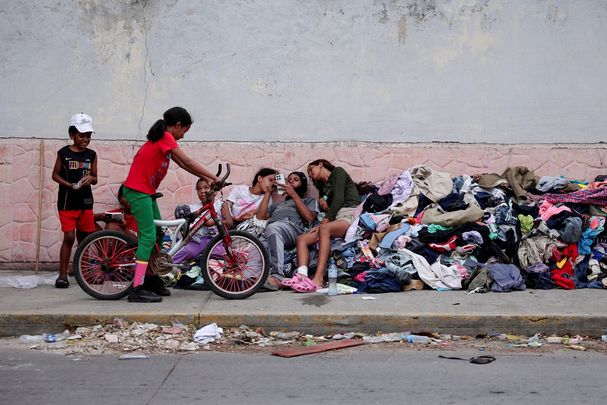 Aftermath of earthquakes in La Guaira