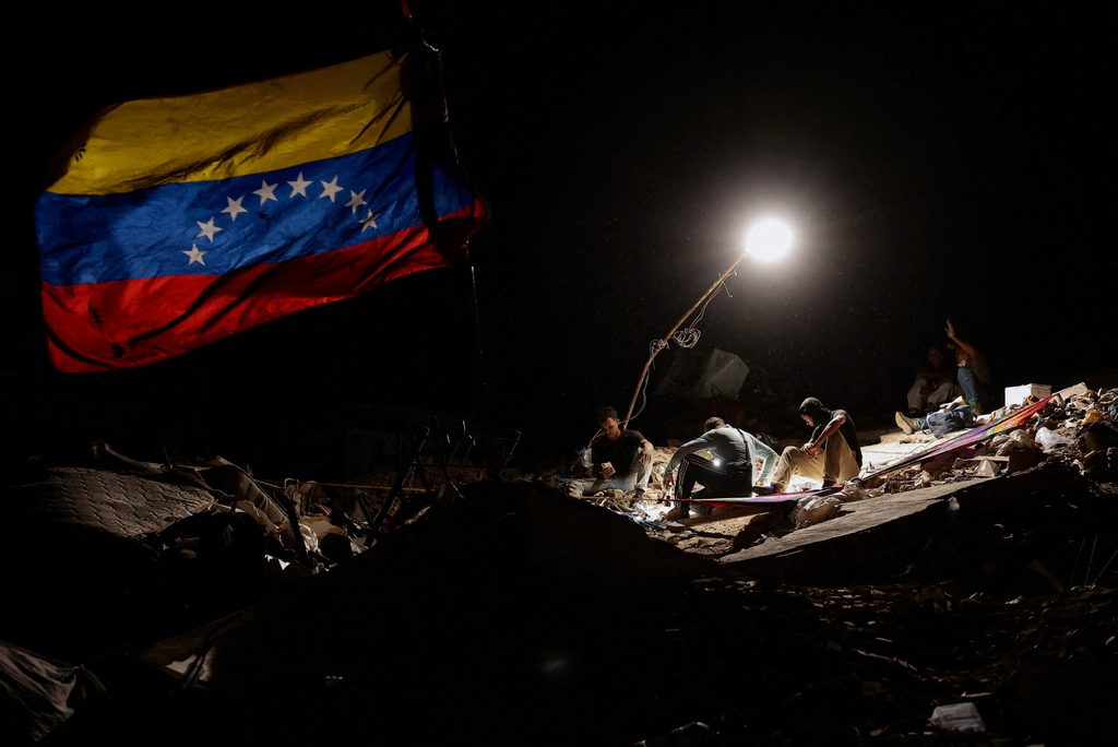 Aftermath of earthquakes in La Guaira