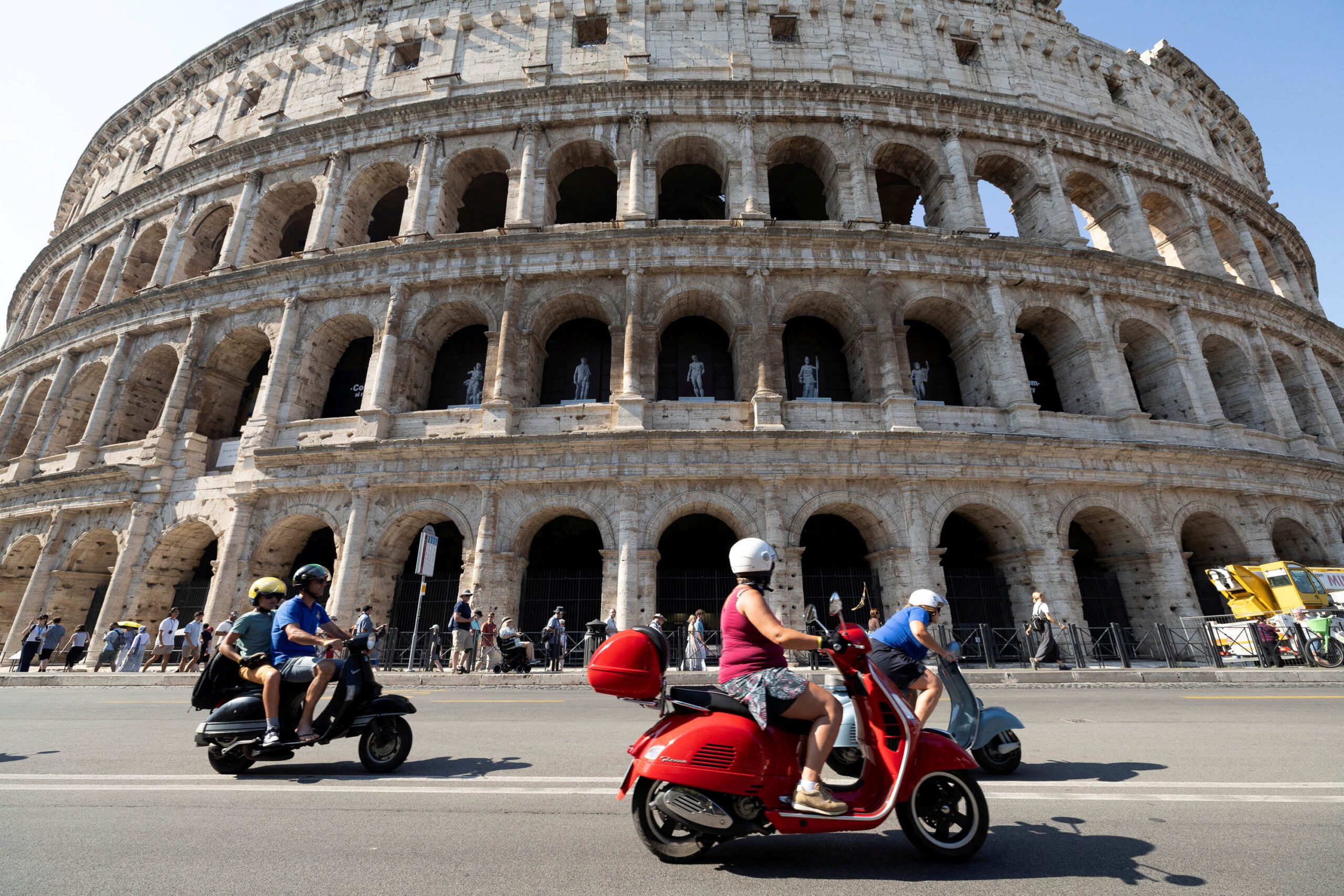 Vespa turns 80 with four-day Rome celebration, parade through capital