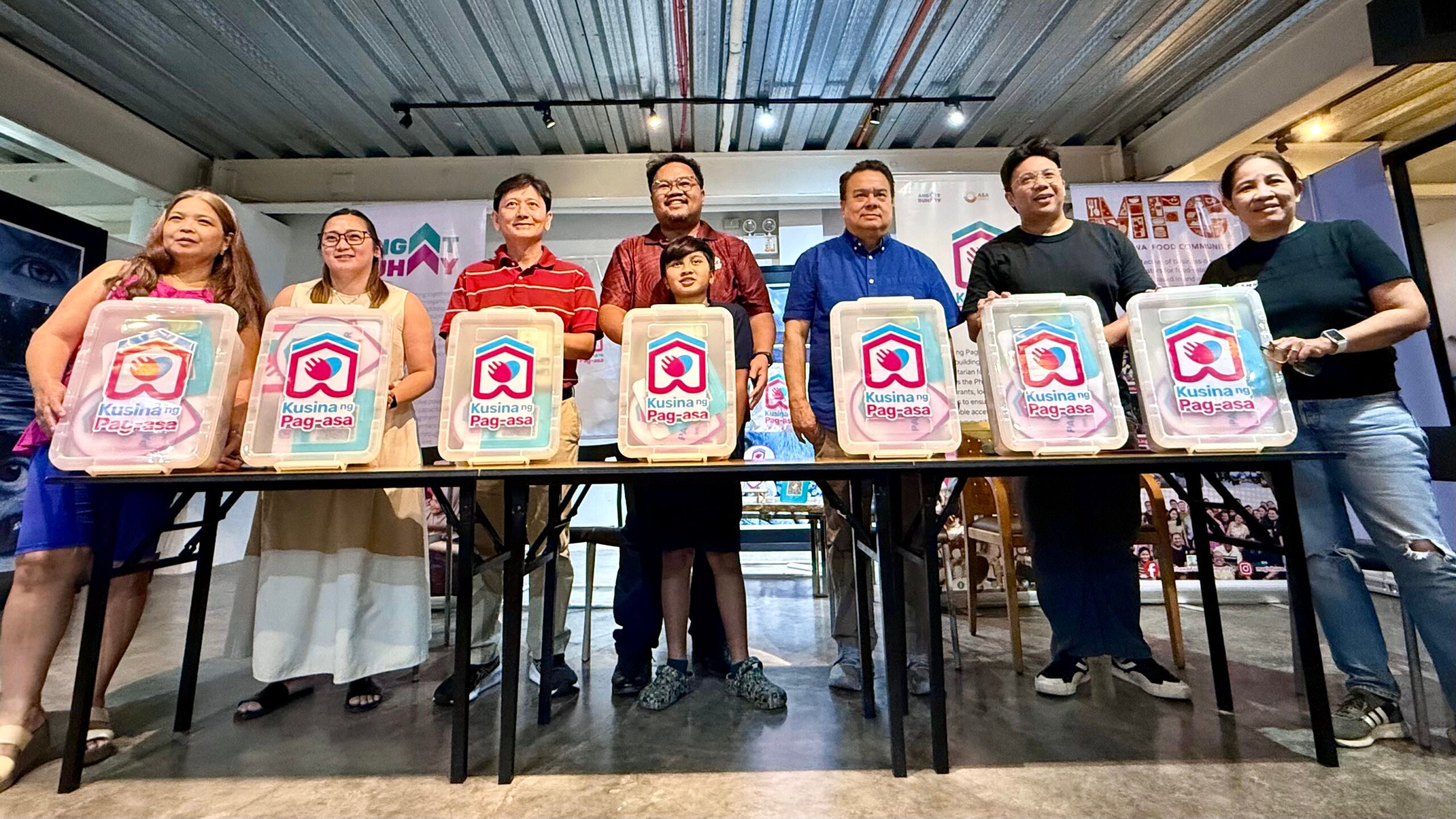 At Kusina ng Pag-asa, local restaurants cook free hot meals when disaster strikes