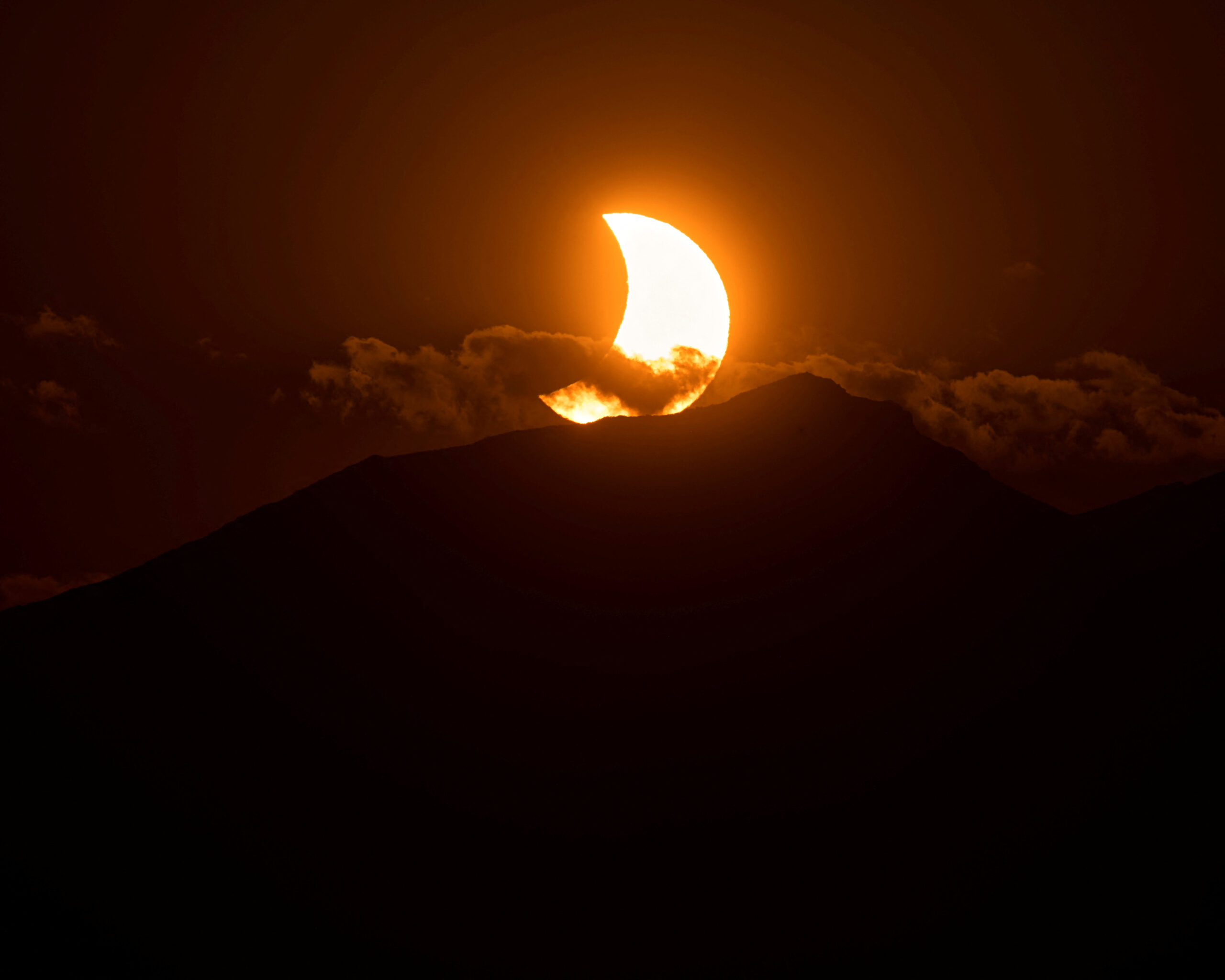 Total darkness, then sunset as full eclipse wows spectators in Spain