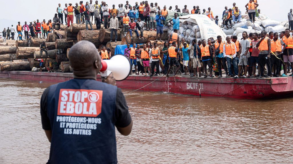 Congo intercepts a passenger boat near Kinshasa that carried suspected Ebola case