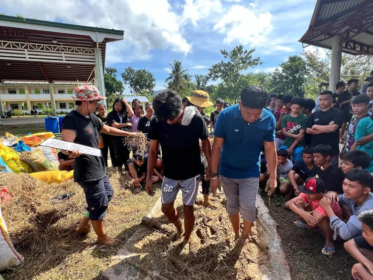 This Puerto Princesa community rethinks plastic waste, builds a classroom out of it