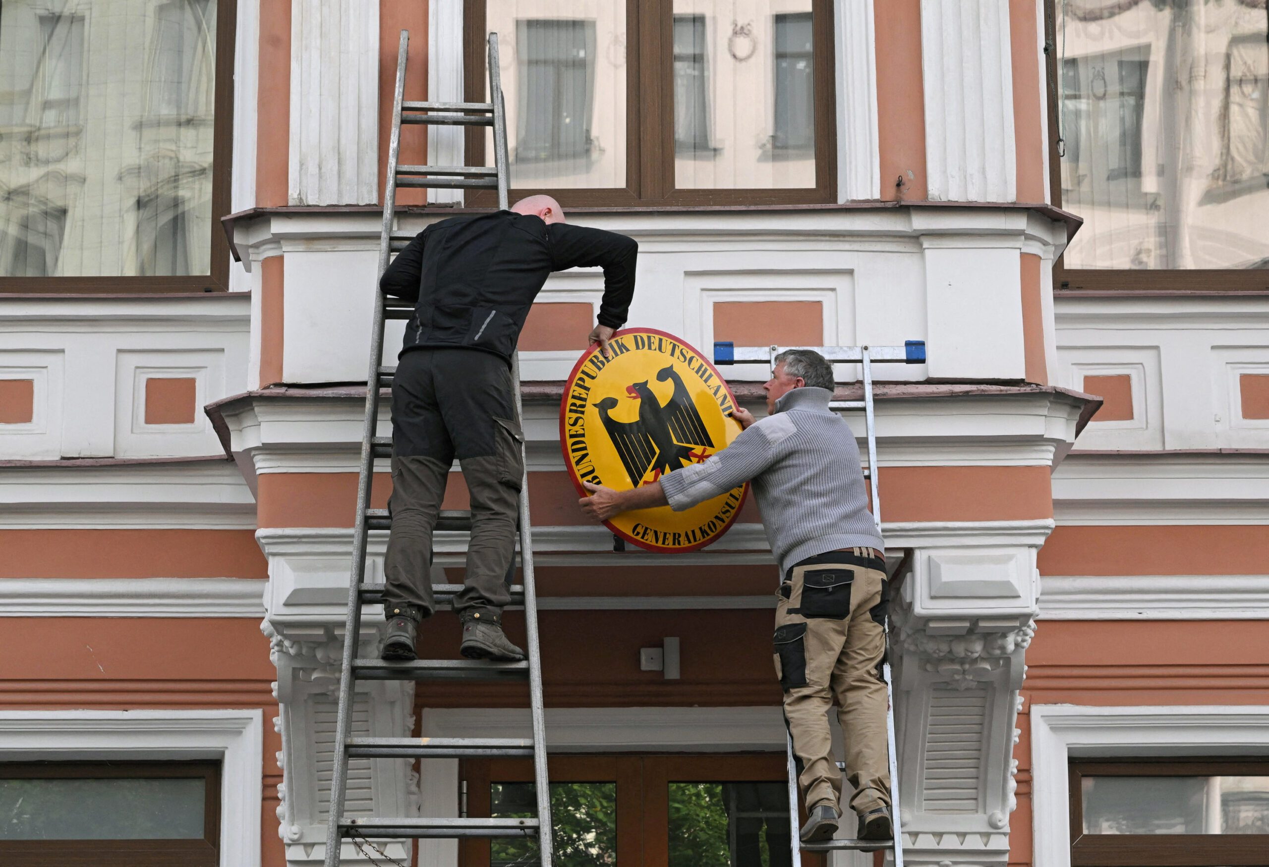 Russia closes German consulate in St. Petersburg