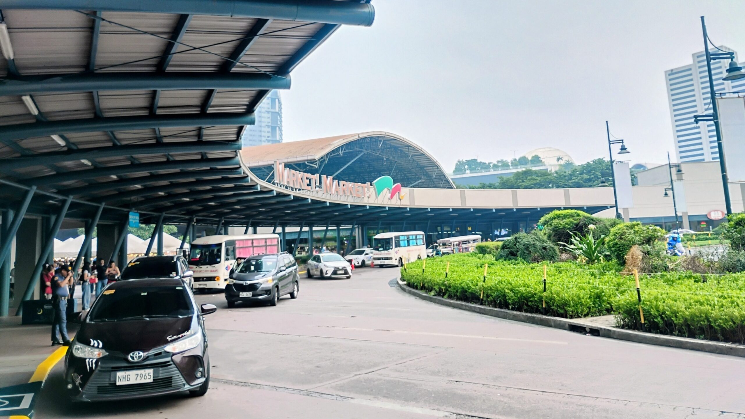 rappler.com - Lance Spencer Yu - Market! Market! lease extended to 2040 with P1-B modernization, future subway link