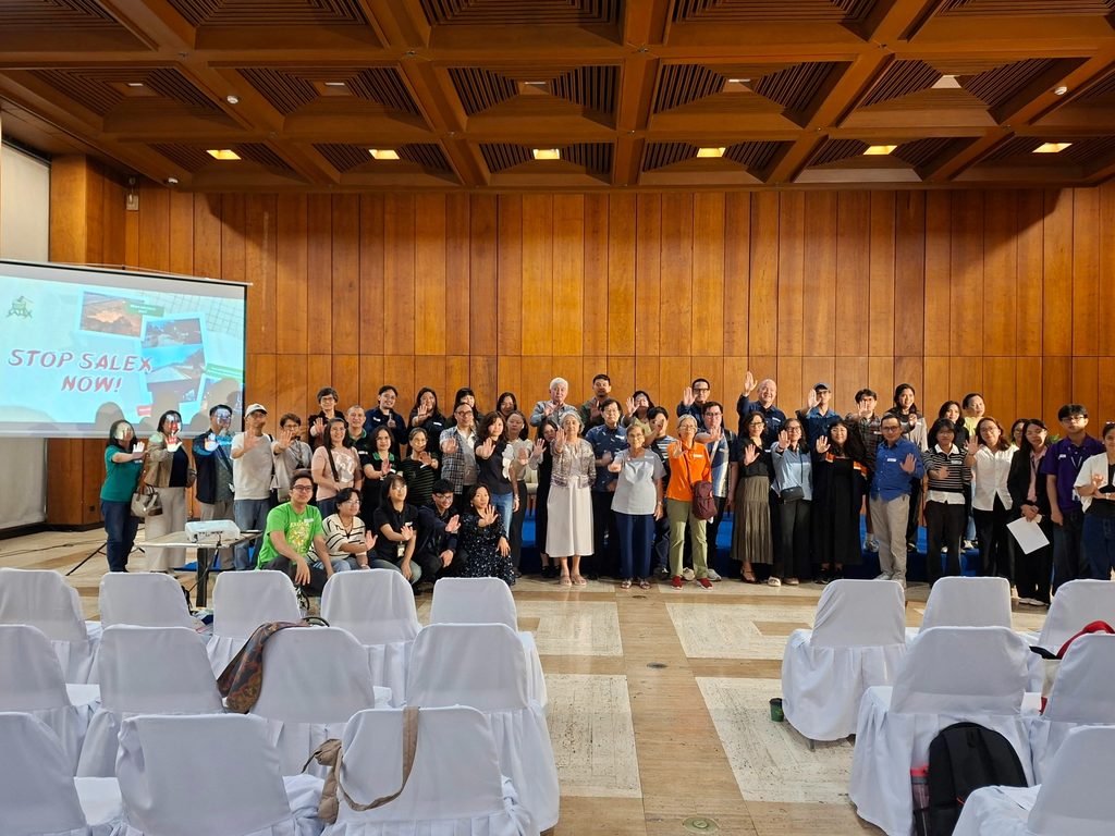 STOP SALEX FORUM. Experts and concerned citizens gather at the Ramon Magsaysay Center to discuss the potential impacts of the proposed SALEX