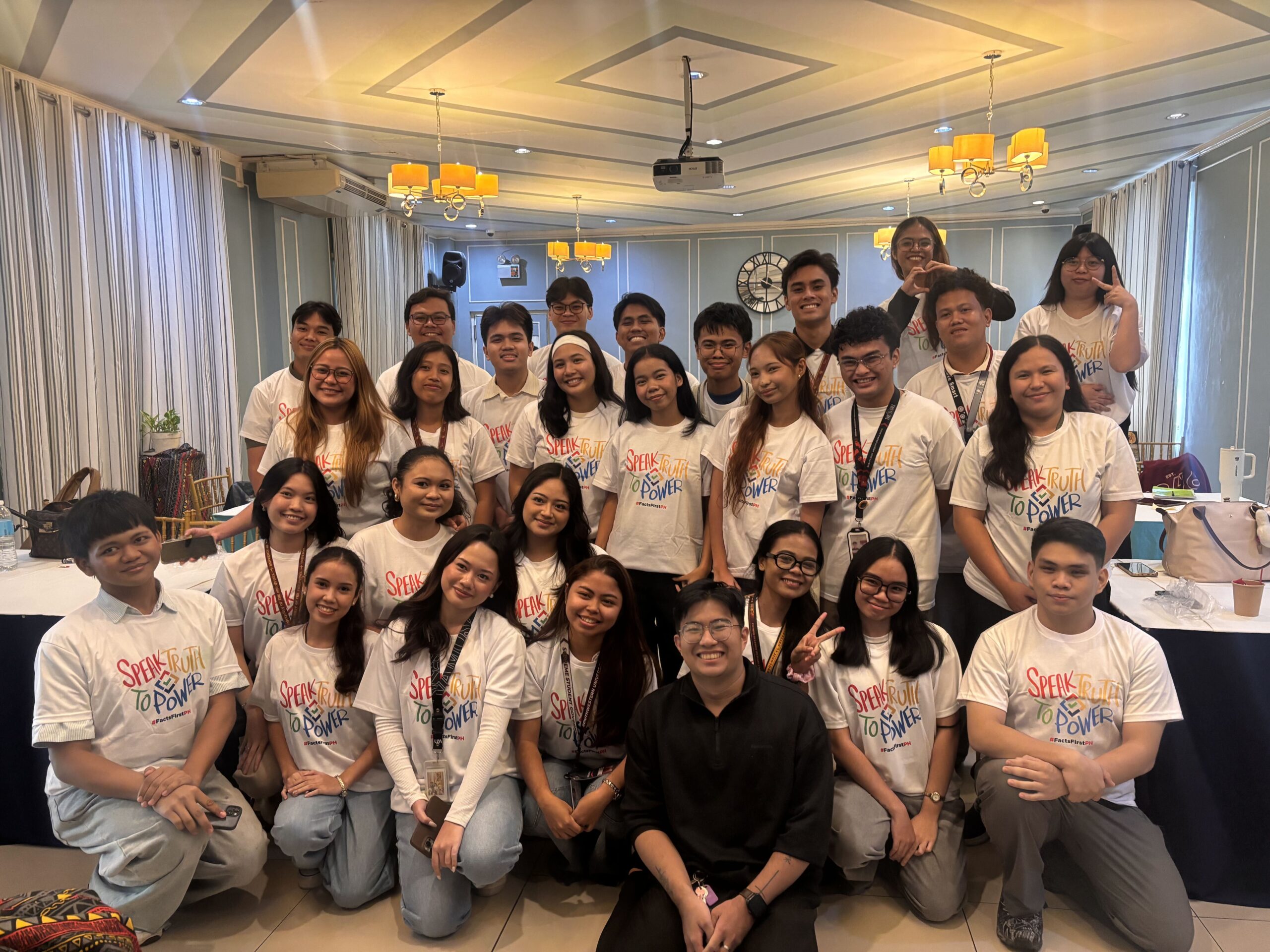 MovePH trains Movers in Cebu on local reporting, civic organizing