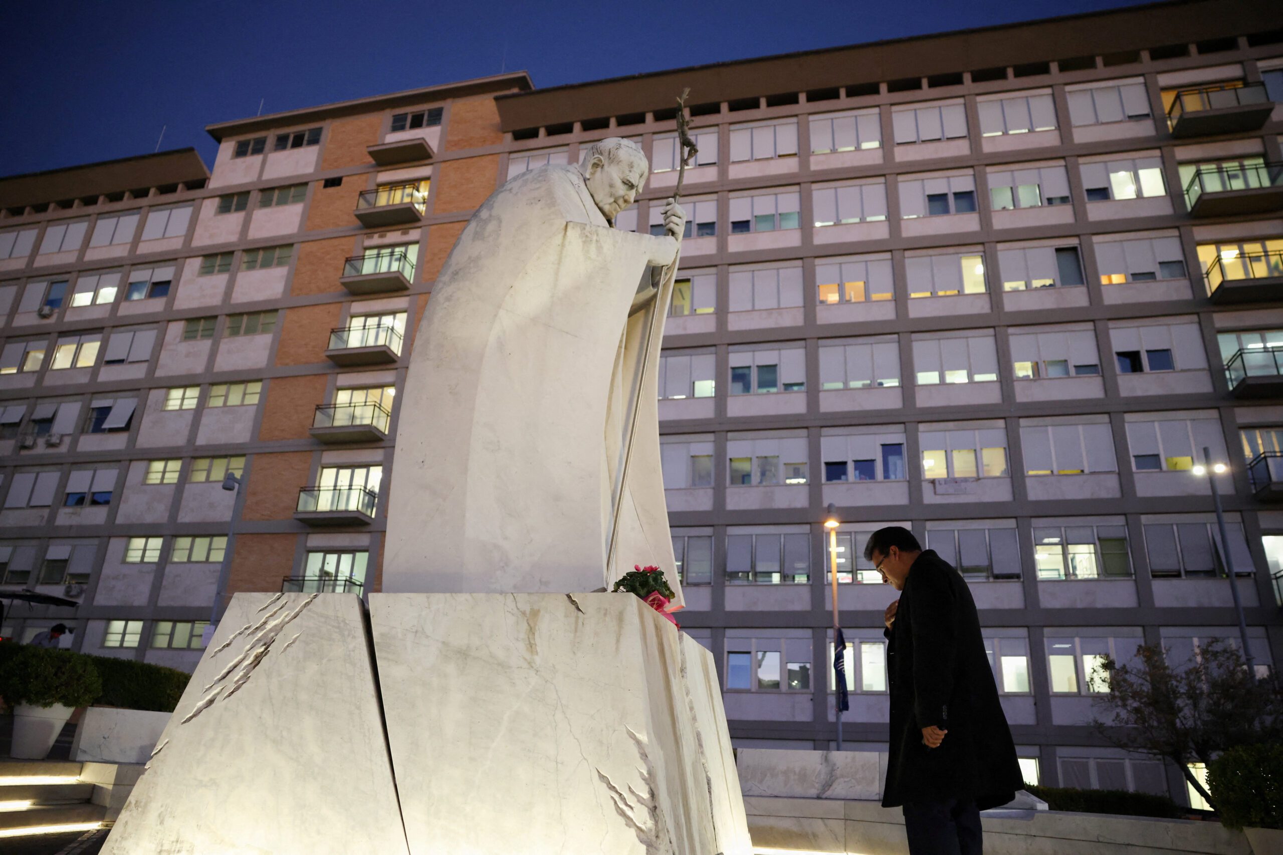Doctors remove part of Pope's lung after cancer diagnosis; prognosis unclear pending pathology