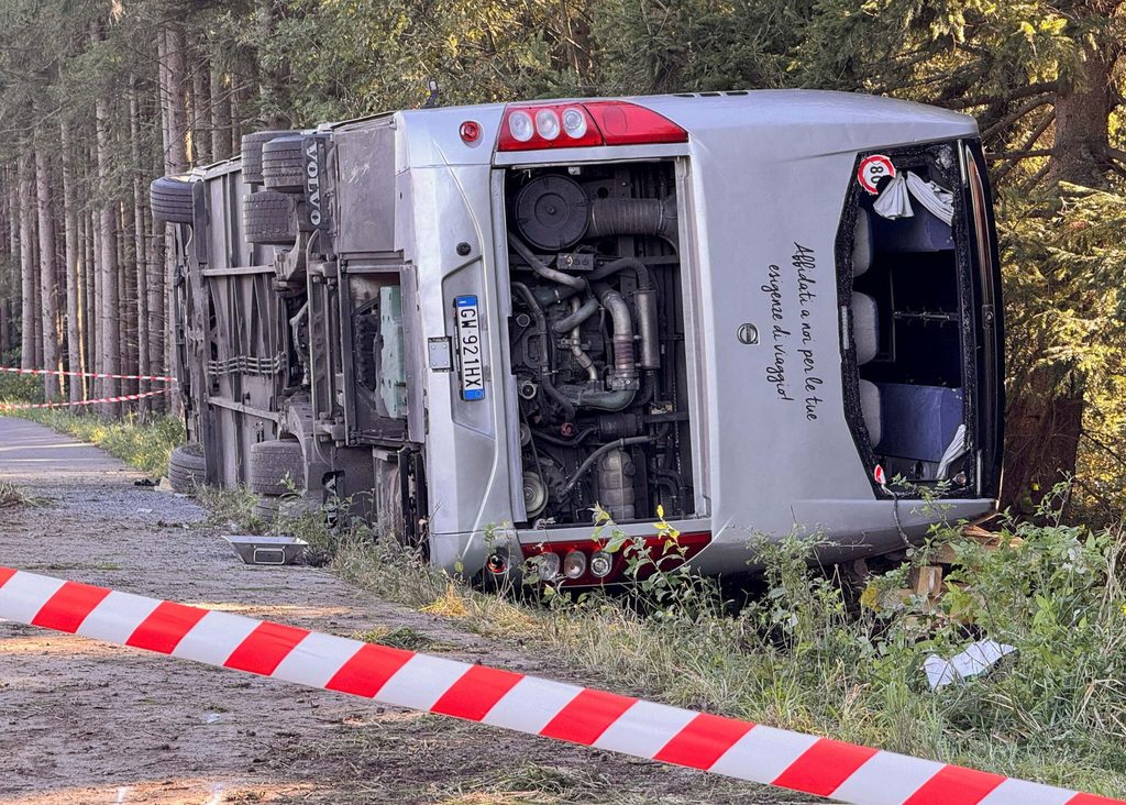 A tour bus overturned on the motorway A96