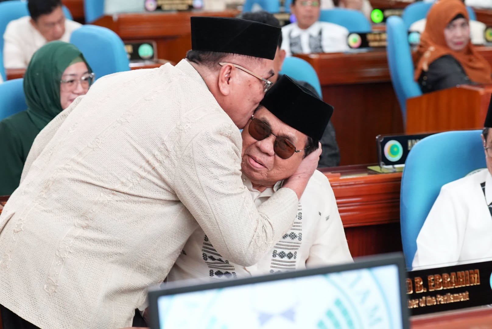 ‘You have my word, sir’: Macacua’s hat tip to Murad