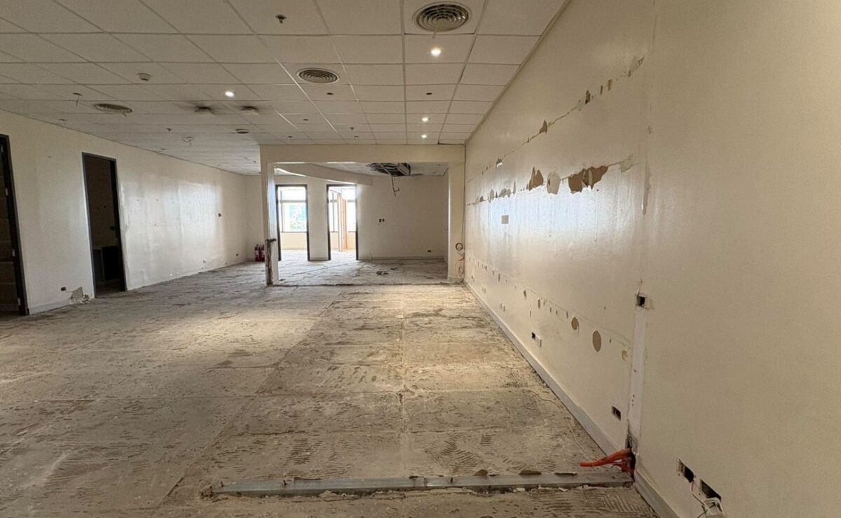 ‘No toilet, tiles?’ Estrada office stripped bare ahead of Sotto turnover