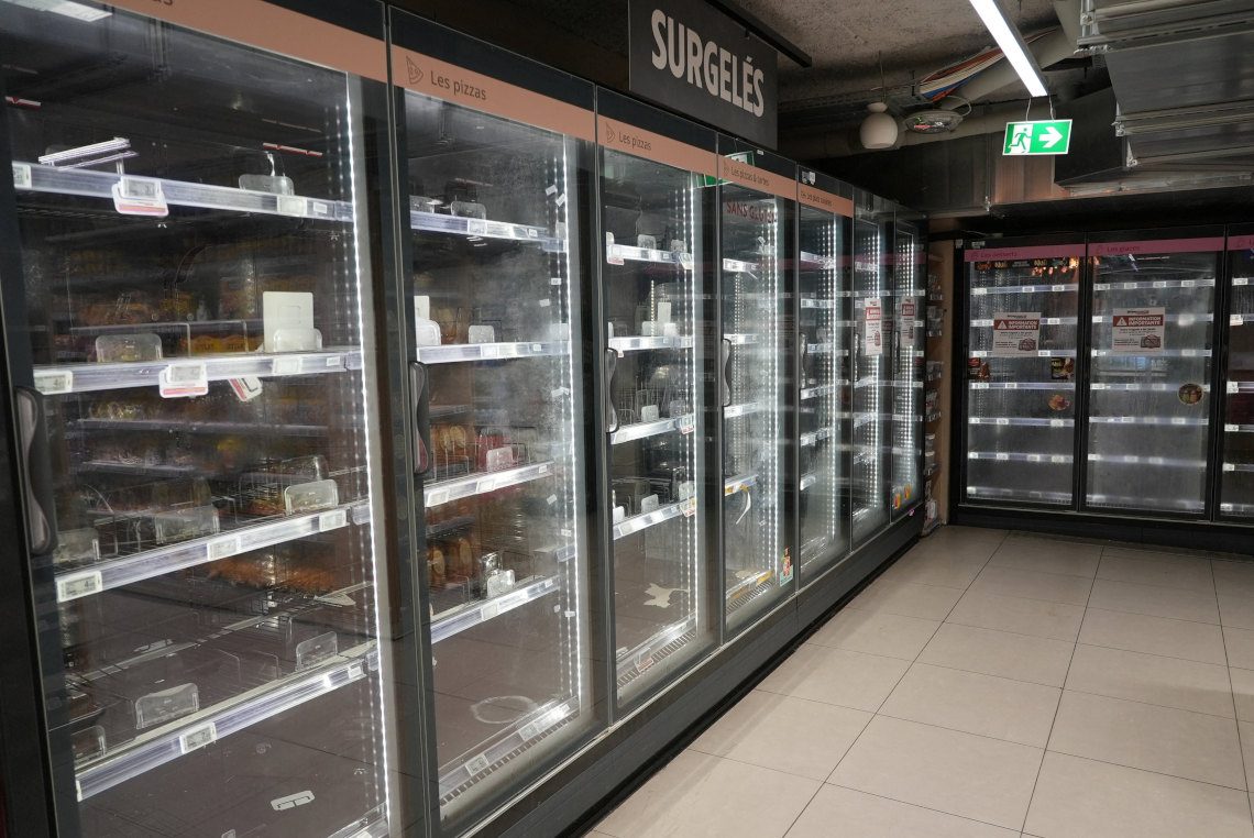Investigators hunt French supermarket fridge hackers, no claim of responsibility