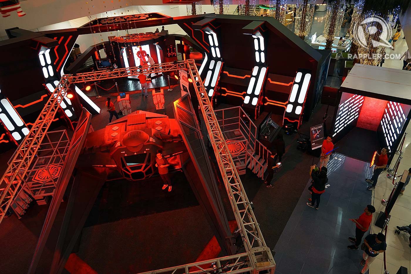 THE TIE SILENCER. 'Star Wars' fans can now experience a life-sized replica of Kylo Ren's fighter at SM Mall of Asia. All photos by Jill Radovan/Rappler 