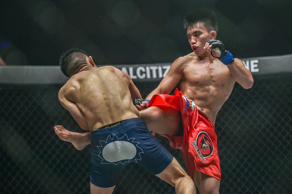 Pinoy Pacio secures ONE Championship strawweight belt in Jakarta