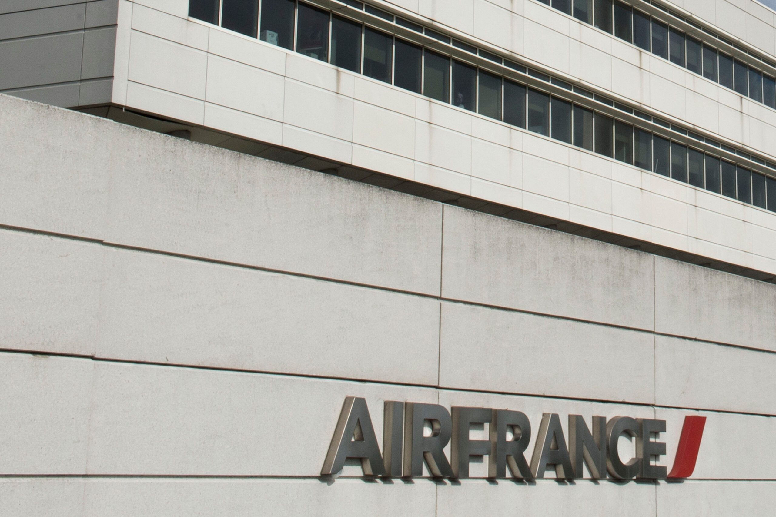 ‘Mouse’ grounds Air France flight
