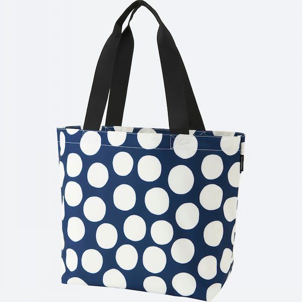 TOTE BAG. This roomy bag comes in classic polka dots. Screengrab from Uniqlo.com