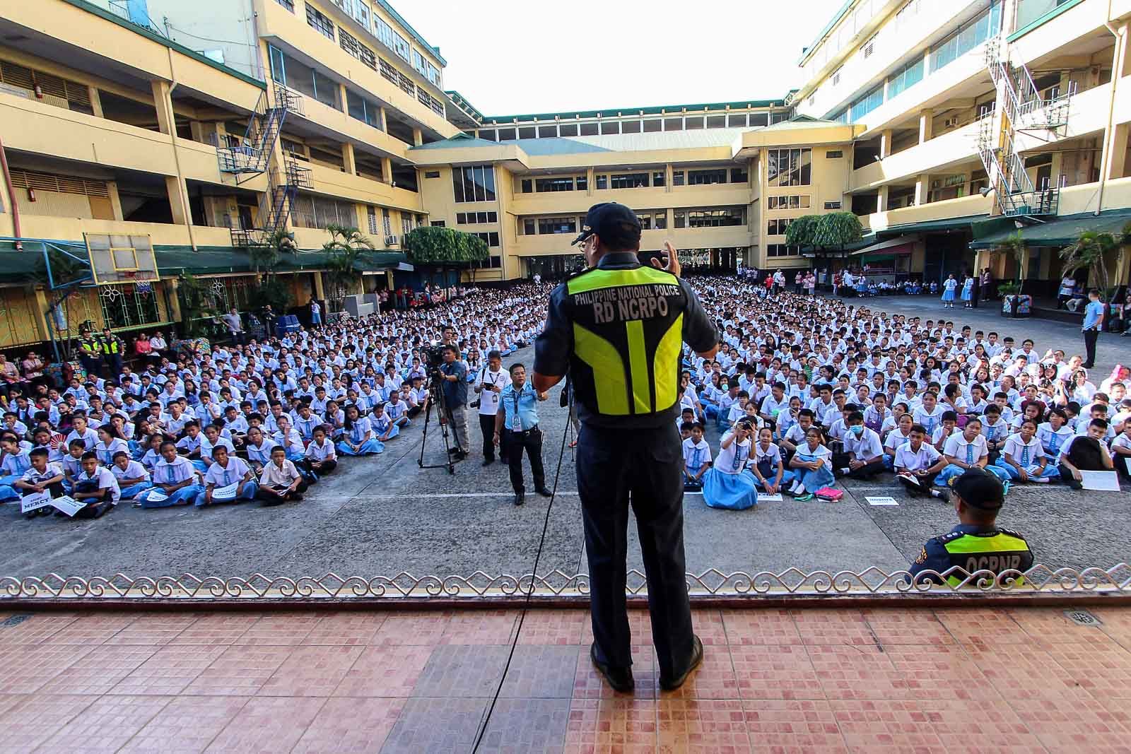 RESIST BULLYING. NCRPO Chief Guillermo Eleazar talks to students of the Ramon Magsaysay High School in Manila.  