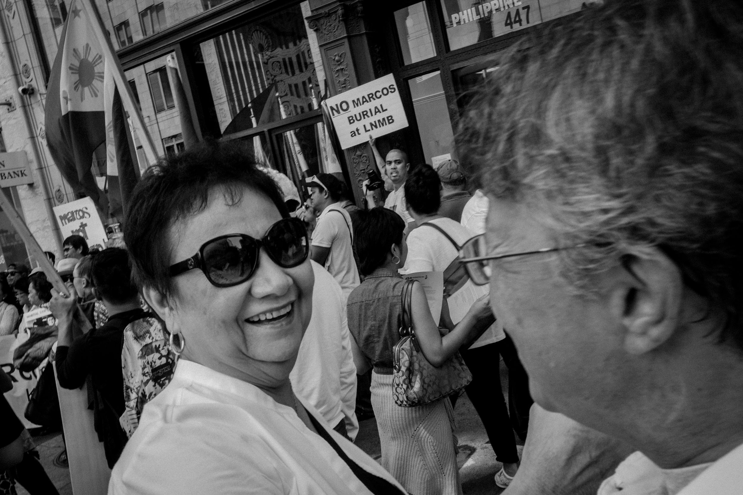 OLD TIMES. Sorcy Apostol of Sacramento excited to see fellow former activist Melinda Paras. Photo by Rick Rocamora 